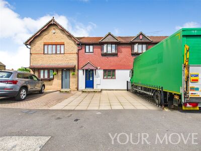 3 bedroom Mid Terrace House for sale