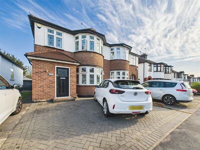 Carlton Road, 3 bedroom Semi Detached House to rent, £2,300 pcm