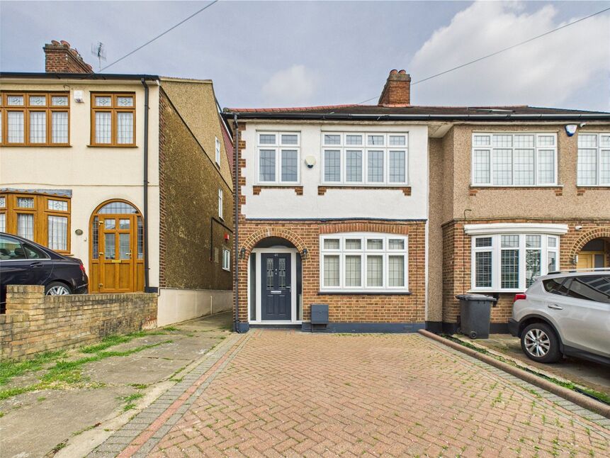 Main image of 3 bedroom End Terrace House for sale, Mount Pleasant Road, Romford, RM5