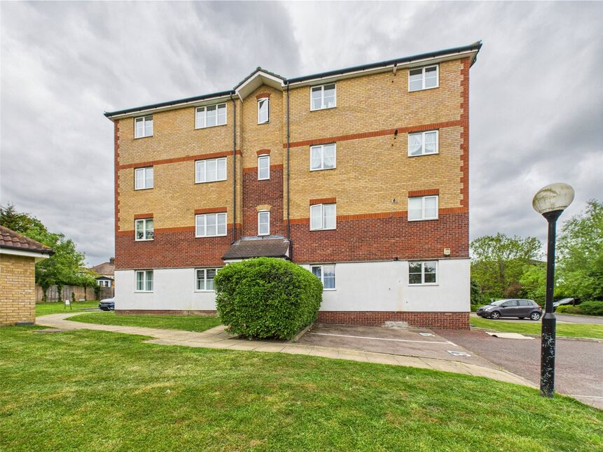 Main image of 2 bedroom Flat to rent, South Street, Romford, RM1
