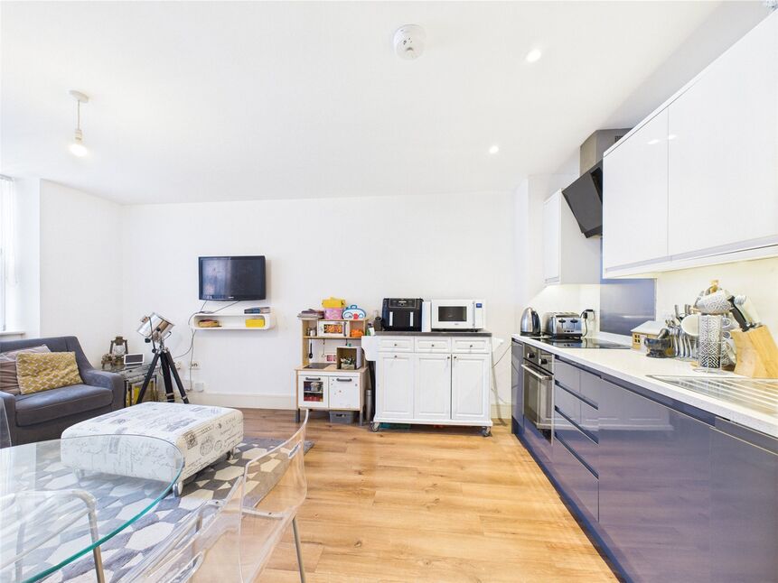 Kitchen / Living Area