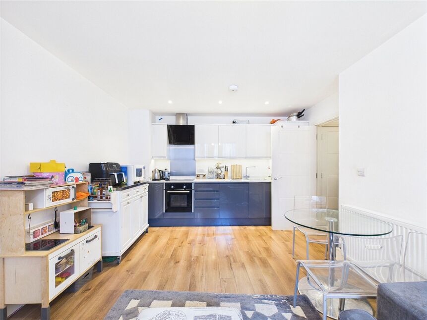 Kitchen / Living Area