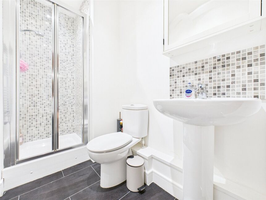 En-Suite Bathroom