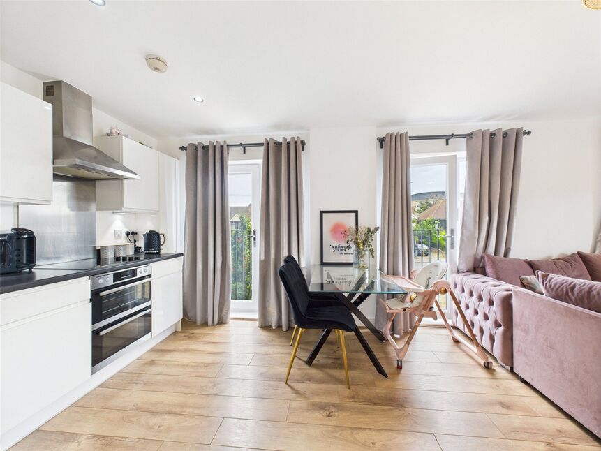 Kitchen / Living Area