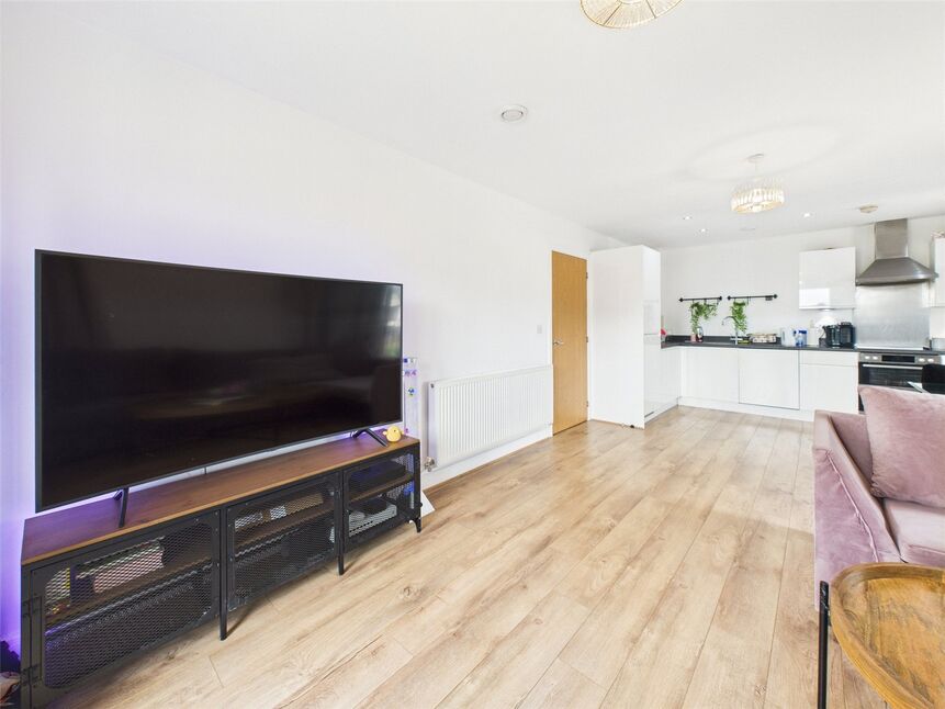 Kitchen / Living Area