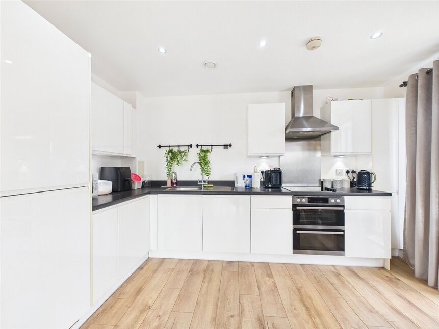 Kitchen / Living Area