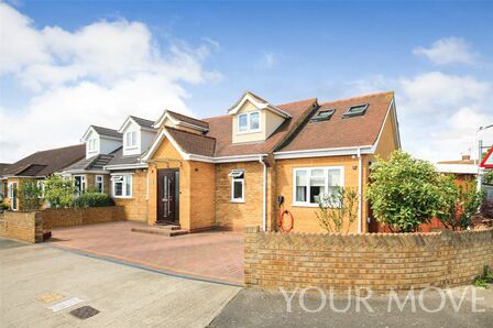 Canberra Close, 4 bedroom Semi Detached House for sale, £750,000