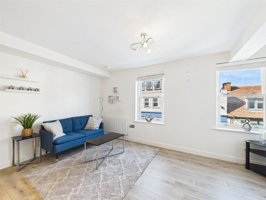 Kitchen / Living Area