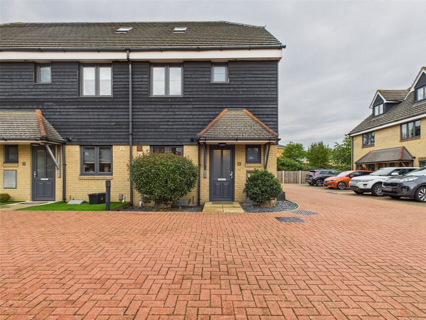 Main image of 3 bedroom End Terrace House to rent, De Burgh Close, Broxbourne, Hertfordshire, EN10