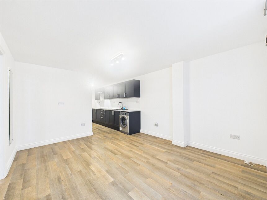 Main image of 1 bedroom  Flat to rent, Albert Road, Romford, RM1