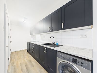 Albert Road, 1 bedroom Flat to rent, &pound;1,400 pcm