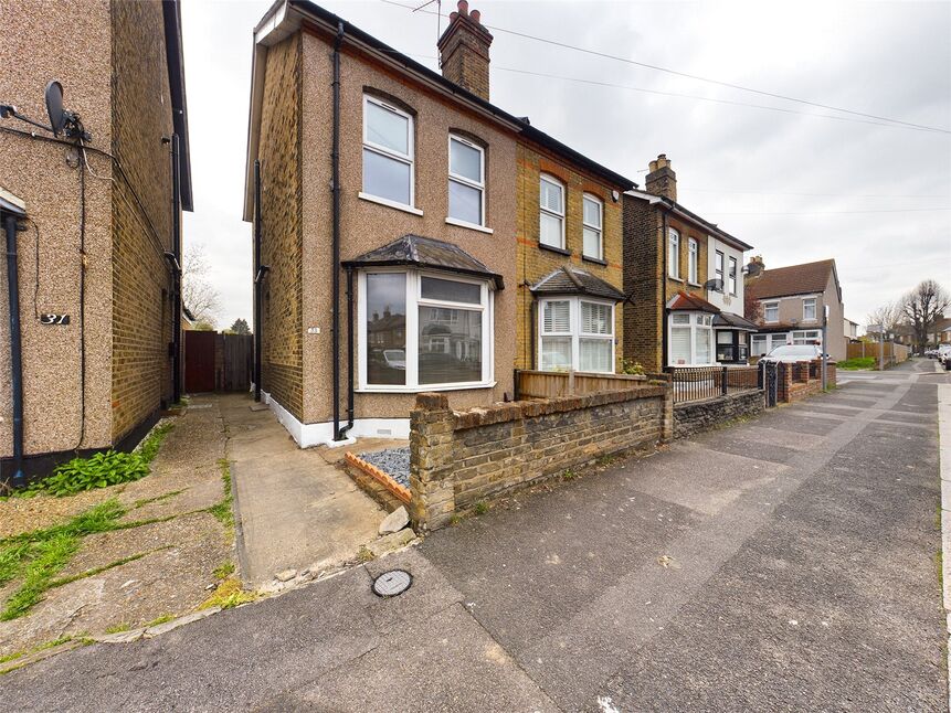 Main image of 3 bedroom Semi Detached House for sale, Willow Street, Romford, RM7