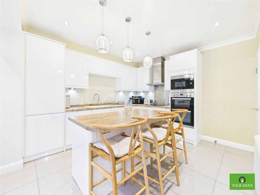 Kitchen / Living Area