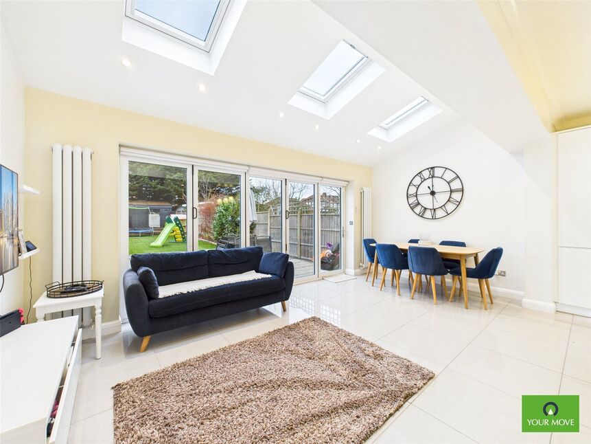 Kitchen / Living Area