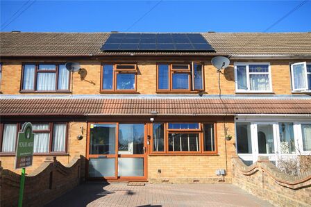 3 bedroom Mid Terrace House for sale