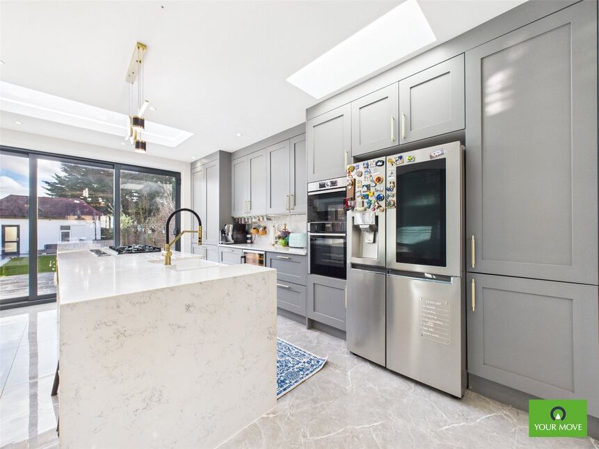 Kitchen / Dining Area
