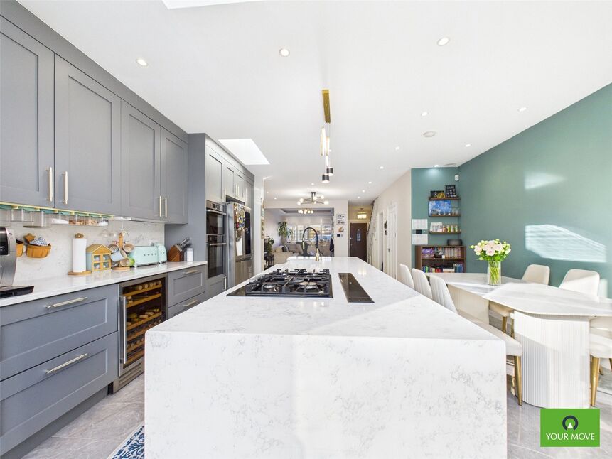 Kitchen / Dining Area