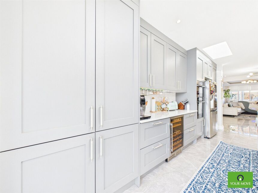 Kitchen / Dining Area