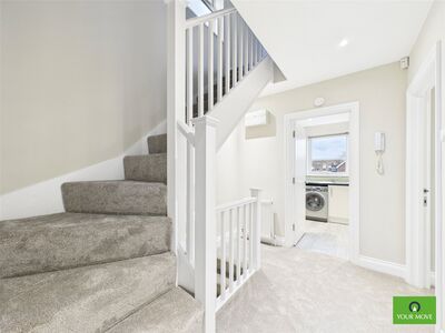 South Street, 2 bedroom Flat to rent, &pound;1,800 pcm