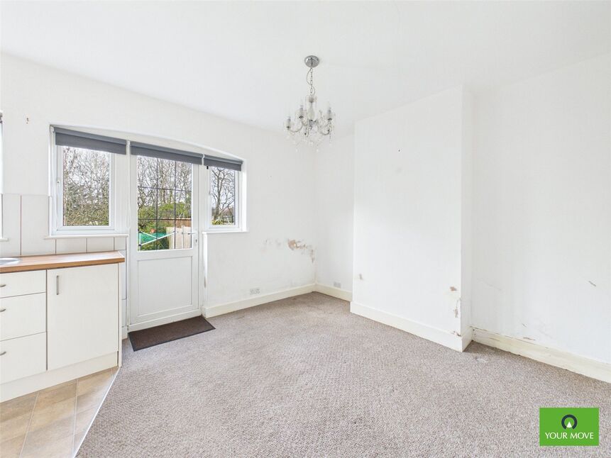 Kitchen / Dining Area