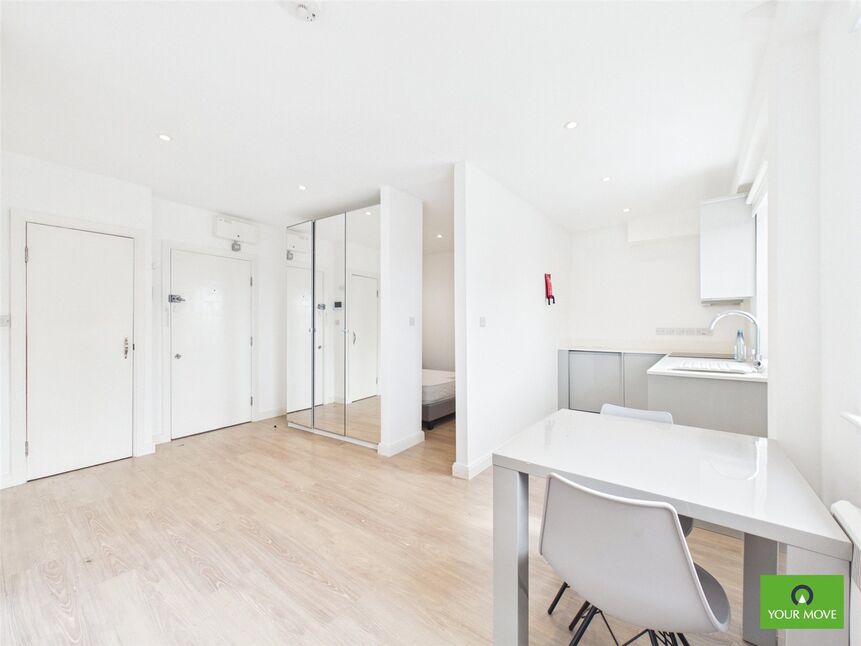 Main image of 1 bedroom Flat to rent, High Street, Hornchurch, RM12