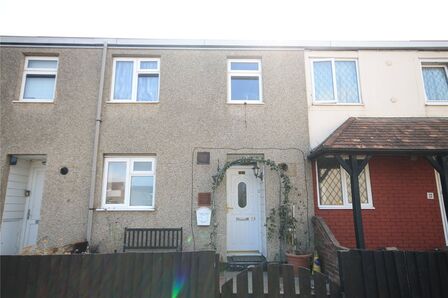 3 bedroom Mid Terrace House for sale
