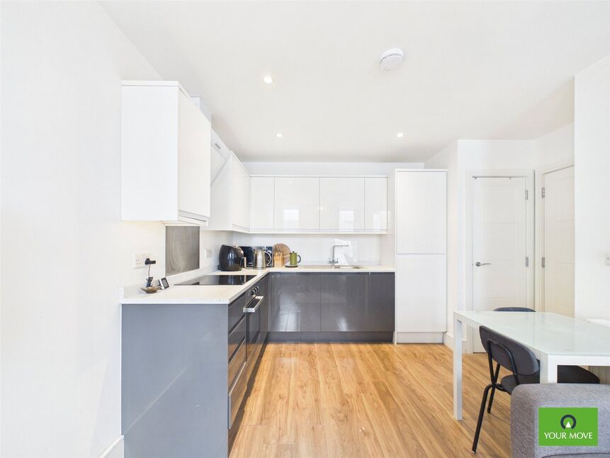 Kitchen / Living Area