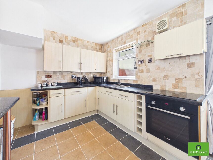 Kitchen / Living Area