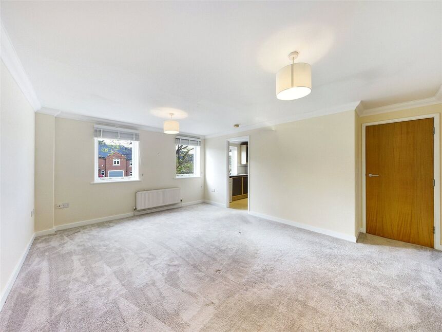 2 bedroom Flat for sale