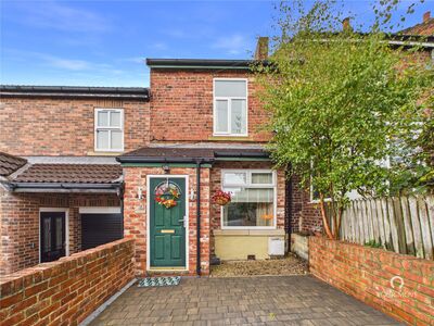 3 bedroom Mid Terrace House for sale