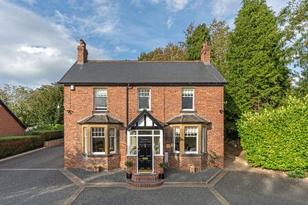 Strathmore Road, 4 bedroom Detached House for sale, £585,000