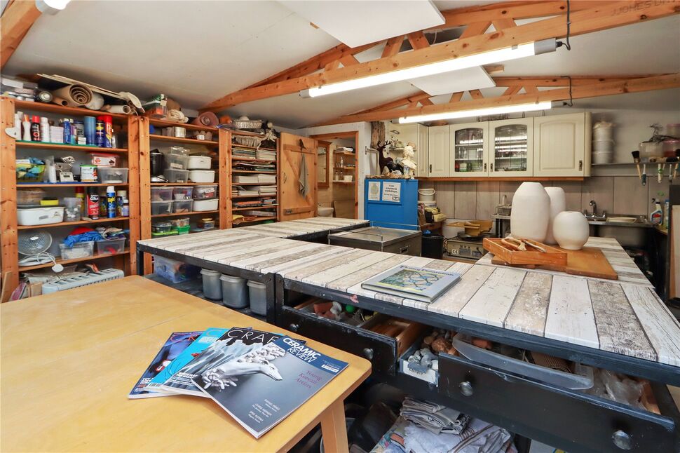 6 bedroom Detached House for sale, Burnopfield Road, Rowlands Gill, NE39 £450,000