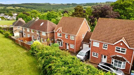 4 bedroom Link Detached House for sale