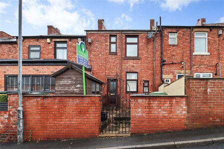 3 bedroom Mid Terrace House for sale