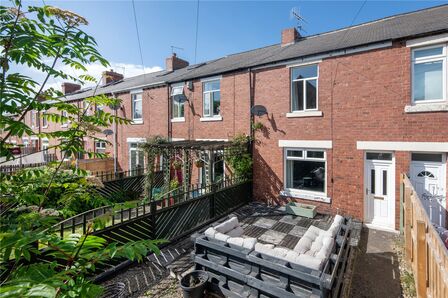 Cricket Terrace, 2 bedroom Mid Terrace House for sale, £145,000