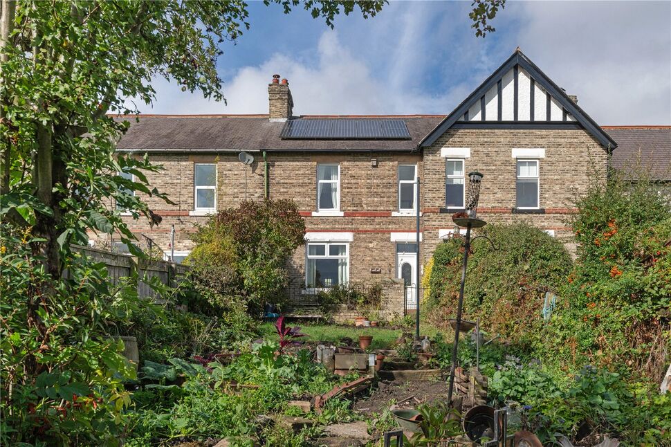 3 bedroom Mid Terrace House for sale