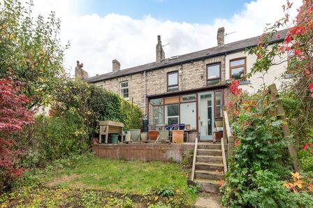 3 bedroom Mid Terrace House for sale