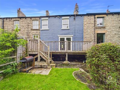 3 bedroom Mid Terrace House for sale