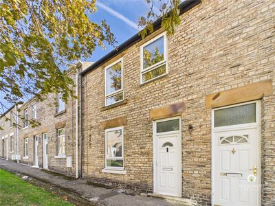 3 bedroom Mid Terrace House for sale