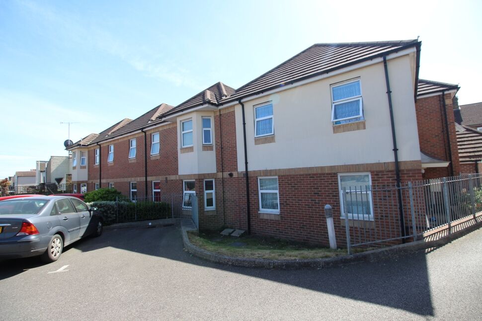 Main image of 2 bedroom Flat to rent, Hythe Road, Milton Regis, Kent, ME10
