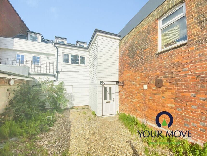 Main image of 2 bedroom Flat to rent, High Street, Sittingbourne, Kent, ME10