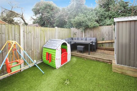 2 bedroom Mid Terrace House for sale