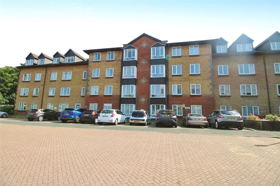 Main image of 1 bedroom Flat for sale, Barkers Court, Sittingbourne, Kent, ME10