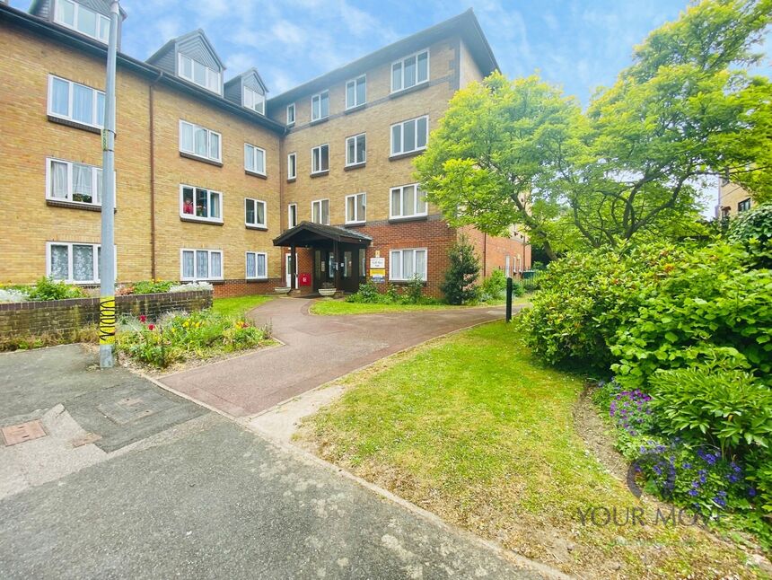 Main image of 1 bedroom Flat for sale, Barkers Court, Sittingbourne, Kent, ME10