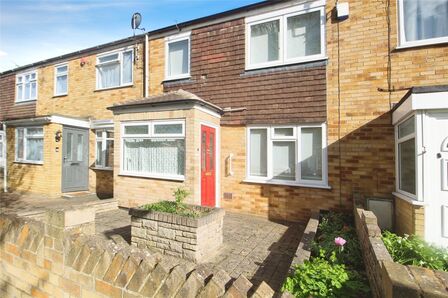 3 bedroom Mid Terrace House for sale