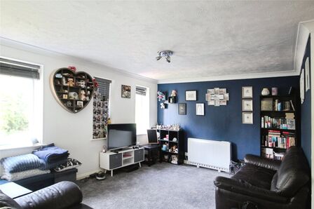 2 bedroom Mid Terrace House for sale
