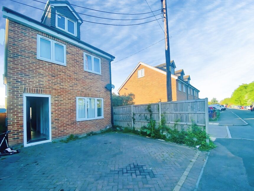 Main image of 4 bedroom Detached House for sale, Church Road, Murston, Kent, ME10