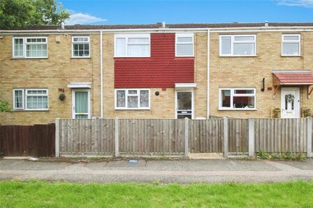 3 bedroom Mid Terrace House for sale