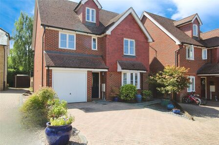 Oak Close, 5 bedroom Detached House for sale, £450,000