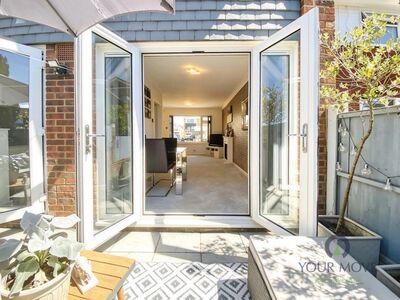 Gladstone Drive, 2 bedroom Mid Terrace House for sale, &pound;260,000